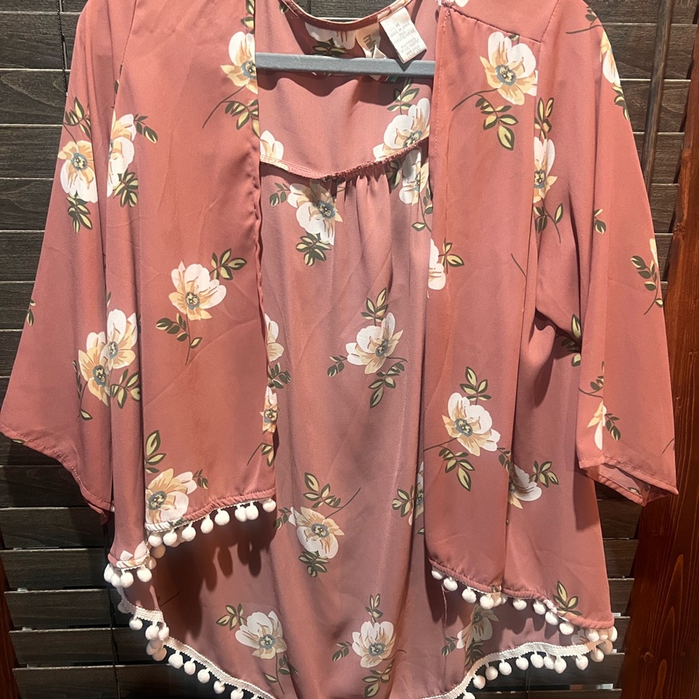 Mimi Chica Peach Floral kimono with Pom Pom Trim